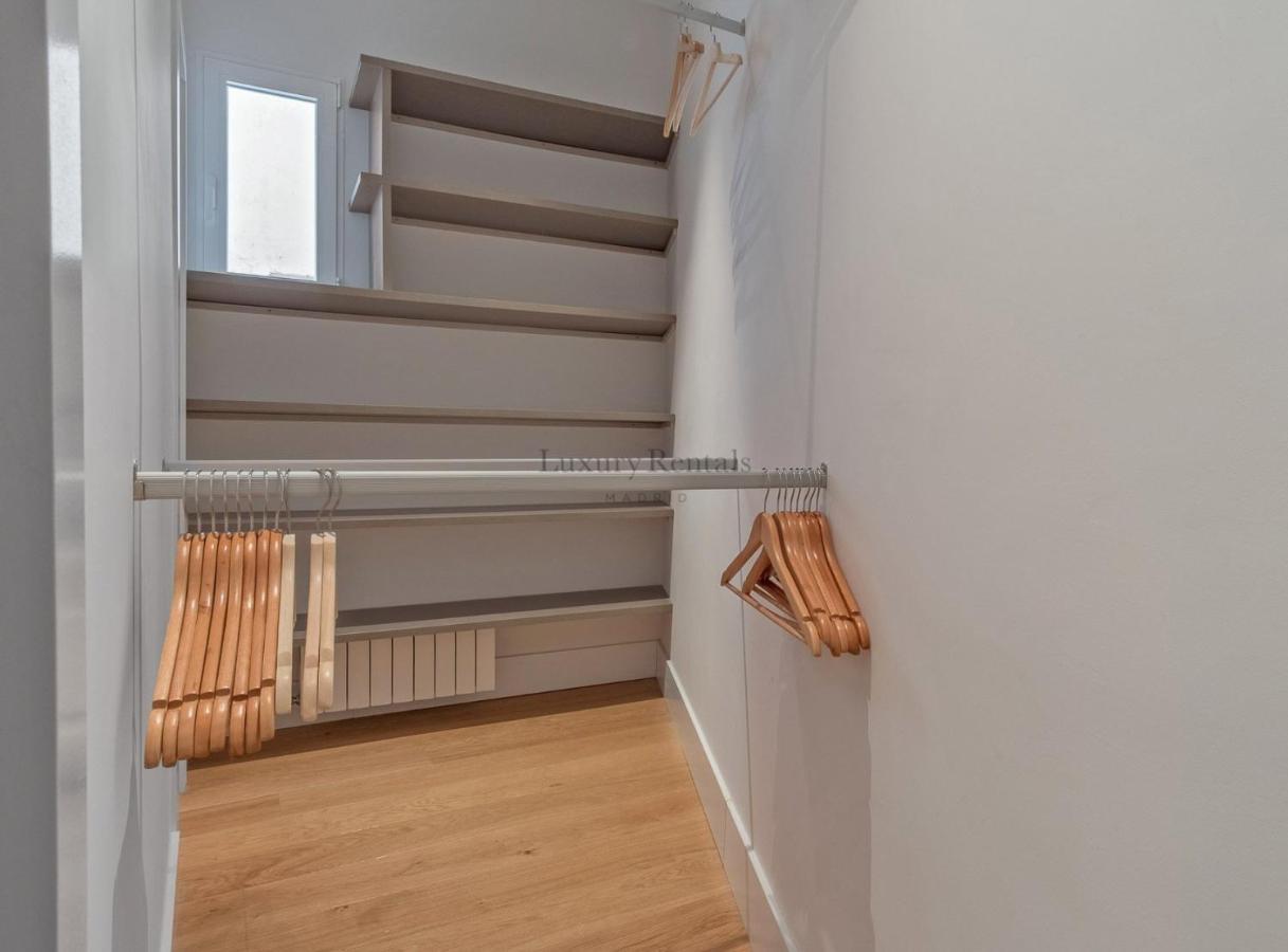 Bailen Palacio Real Apartment Madrid Exterior photo